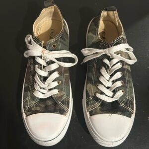 Camo Women’s Tennis Shoes
